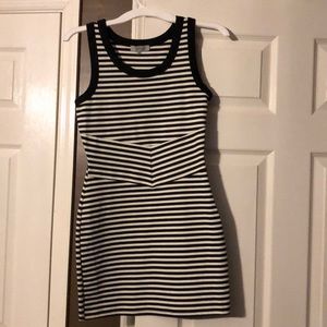 Black/white sleeveless mini